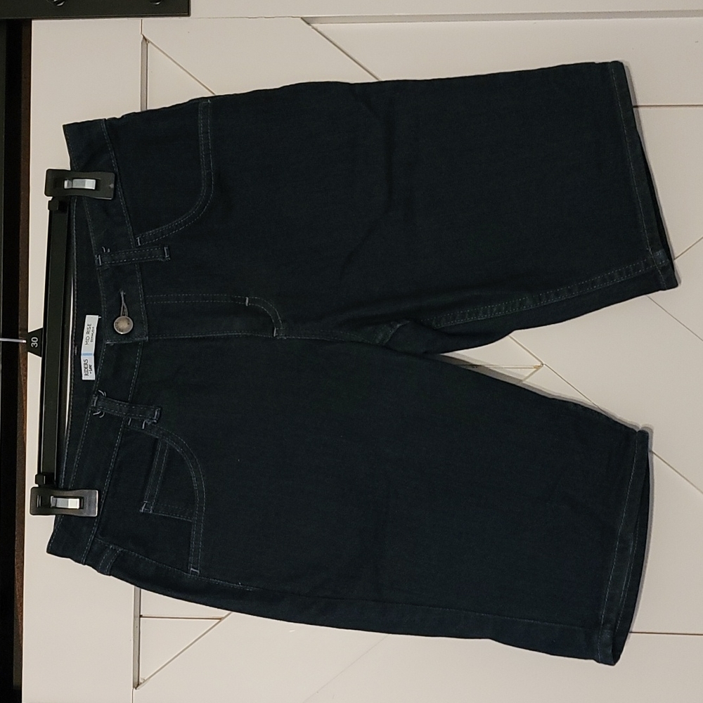 Lee Bermuda Shorts, size 6